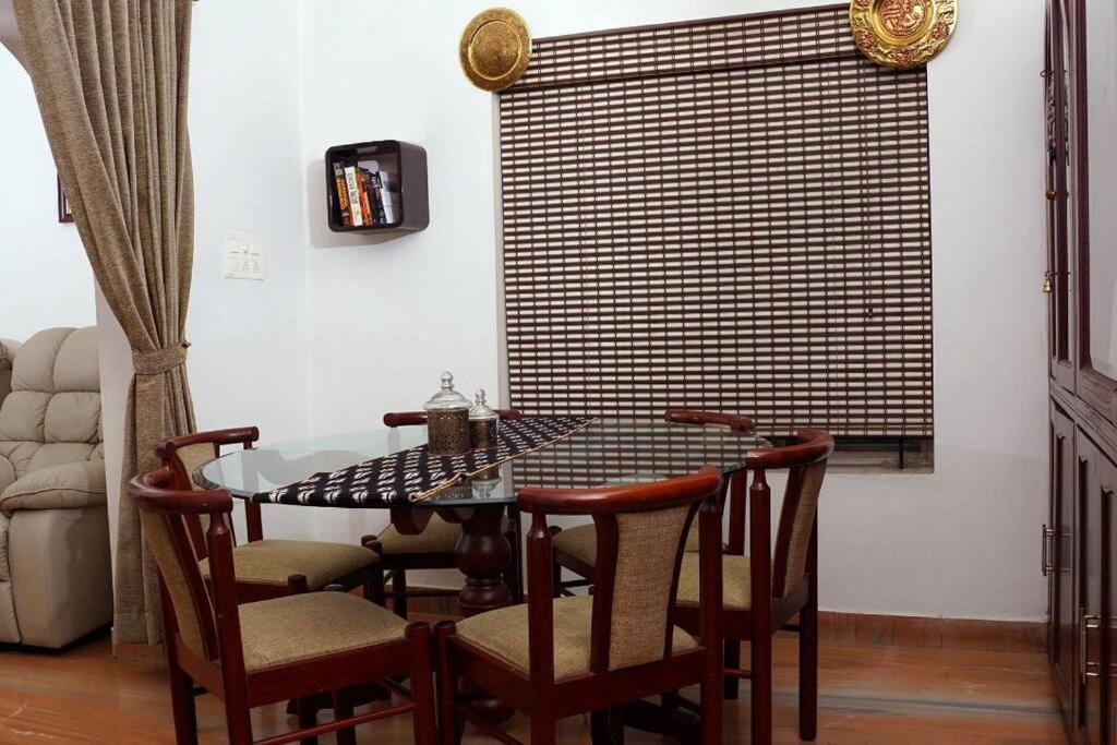Sowparnika - A Family Home Experience Kochi Exterior photo